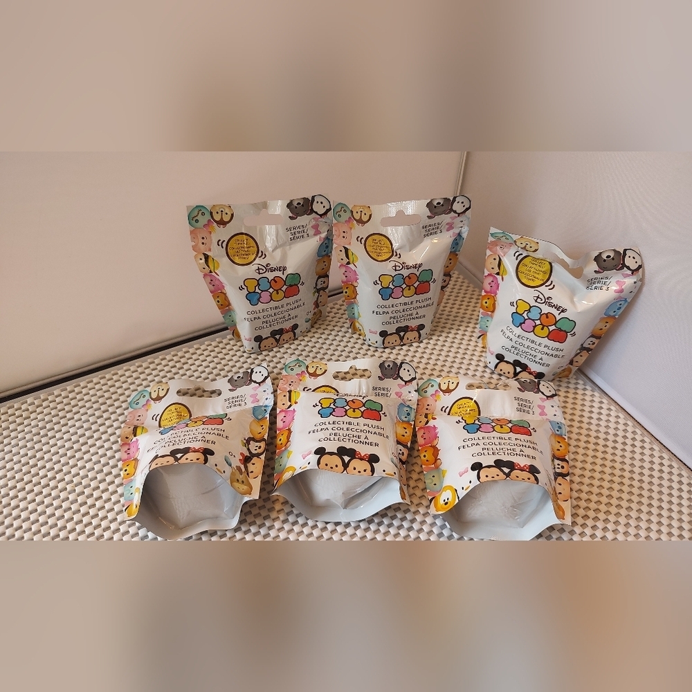 Disney Tsum Tsum 6pcs Series 3 Collectible Plush Blind Bags NWT